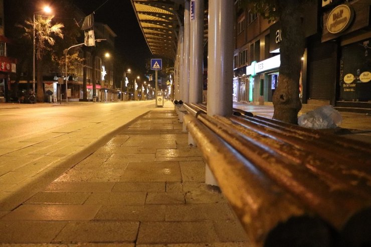 56 Saatlik Kısıtlamanın Başlamasıyla Denizli Hayalet Şehre Döndü