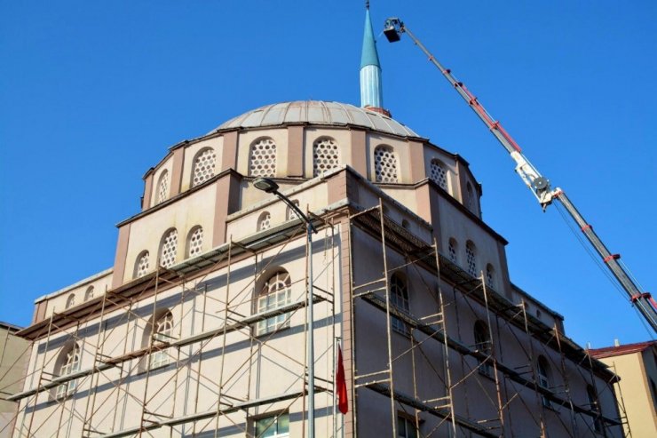 Gülüç Belediyesi Cami Cemaati İçin Sundurma Yaptı