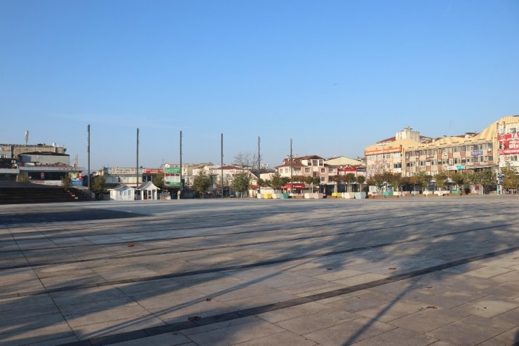 Cadde Ve Sokaklar Boş Kaldı, Sakarya Hayalet Kente Döndü