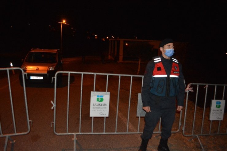 Ayvalık’ta Akçapınar Kırsal Mahallesi’ne Covid-19 Karantinası