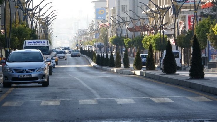 Kısıtlamanın İlk Gününde Van’da Sessizlik Hakim Oldu