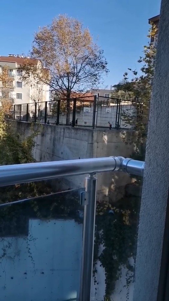 Bursa’da Çocuklar Kısıtlamada Polisi Görünce Böyle Saklandı