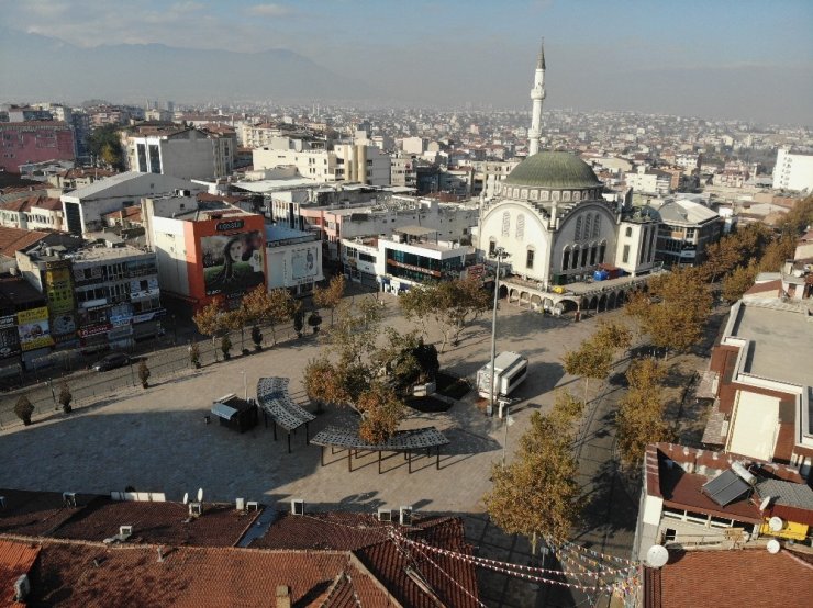 Kalabalıklarıyla Hafızalara Kazınan Meydanlar Boş Kaldı