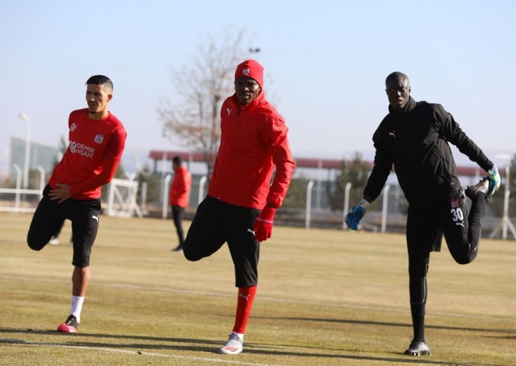 Sivasspor’da Hakan Arslan Çalışmalara Başladı