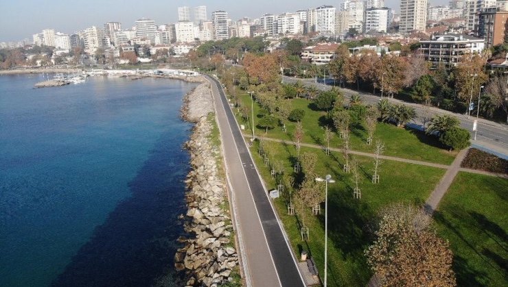 Kısıtlama Sonrası Caddebostan Sahili Issız Kaldı