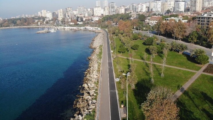 Kısıtlama Sonrası Caddebostan Sahili Issız Kaldı