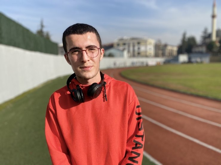 Kısıtlama İzninde Sokağa Spor Yapmak İçin Çıkıyor