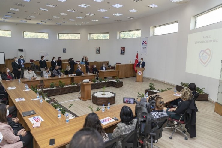 Seçer: "bütün Renkleri Kucaklayacağız"