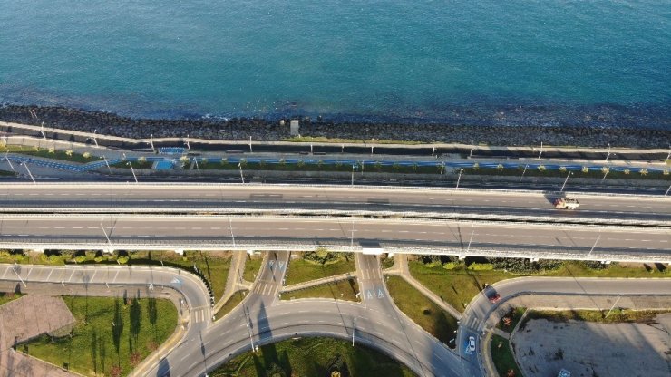 Trabzon’da Yollar Ve Caddelerde Sessizlik Hakim