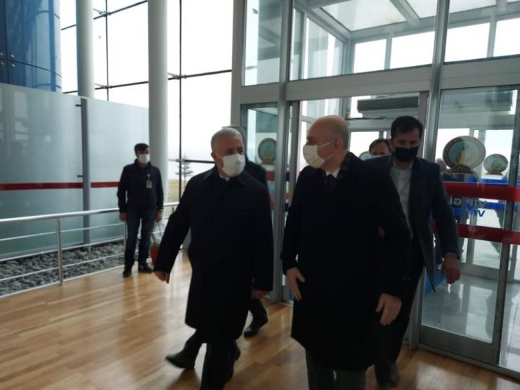 Bakan Karaismialoğlu Kars’ta