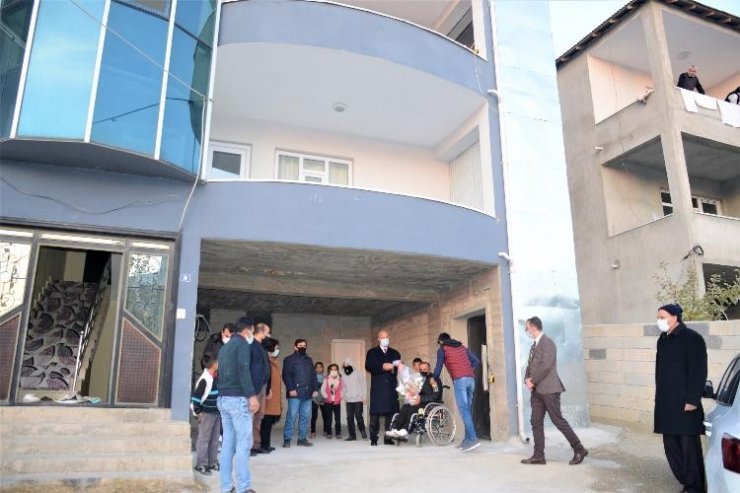 Başkan Akman, Engelli Vatandaş İçin Asansör Yaptı