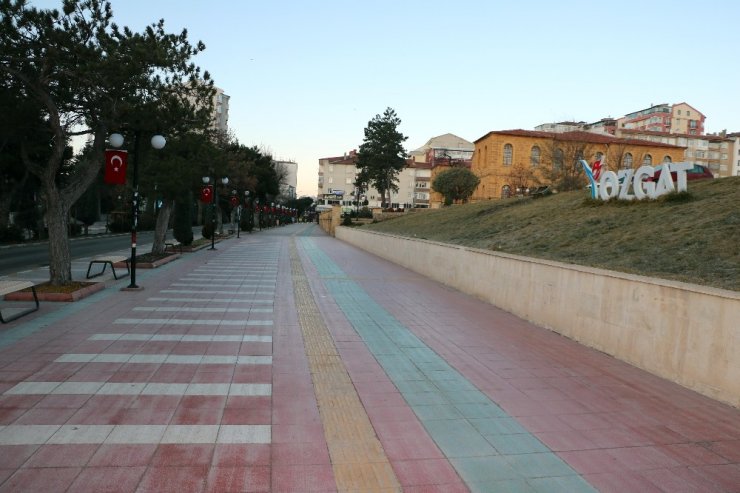Yozgat’ta Cadde Ve Sokaklar Sessizliğe Büründü