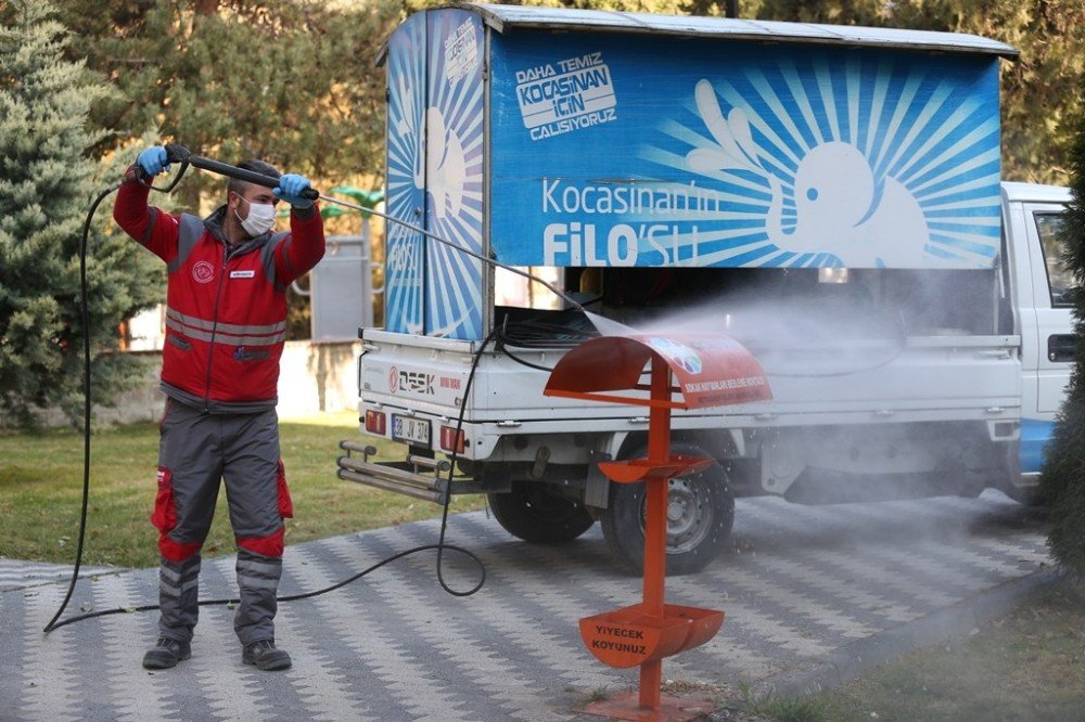 Kocasinan’da Sevimli Küçük Dostlara Yem Ve Mama Takviyesi