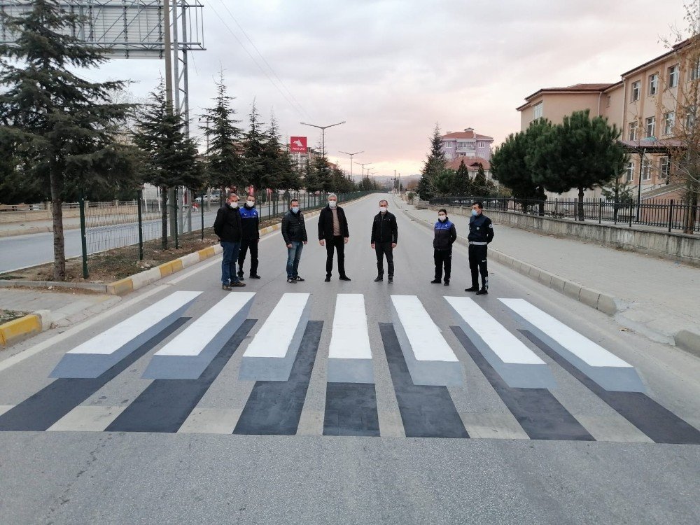Simav Belediyesi’nden 3 Boyutlu Yaya Geçidi Çalışması
