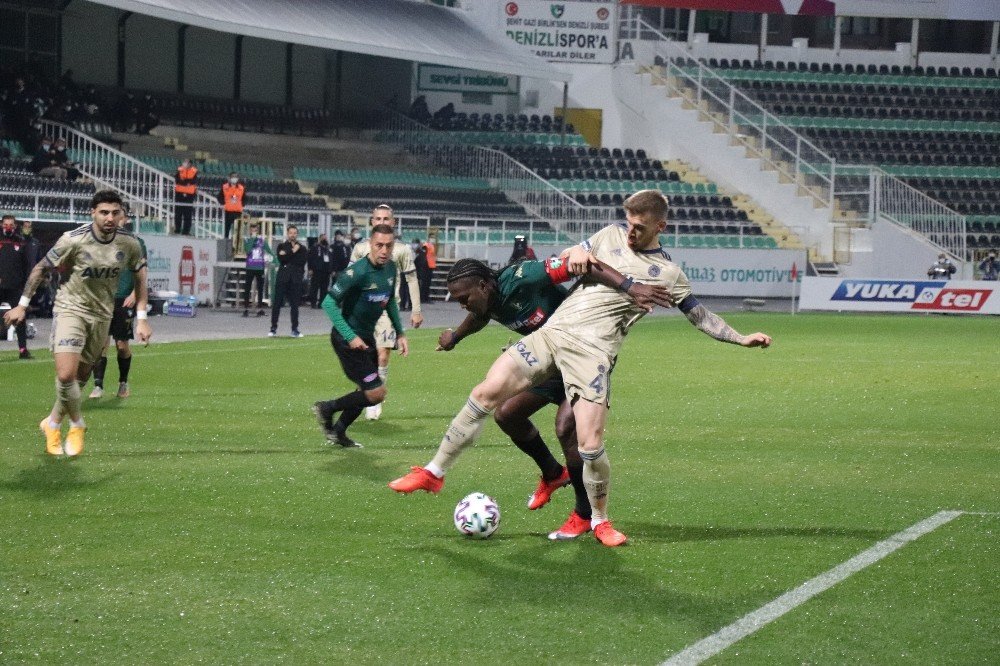 Süper Lig: Y. Denizlispor: 0 - Fenerbahçe: 2 (ilk Yarı)