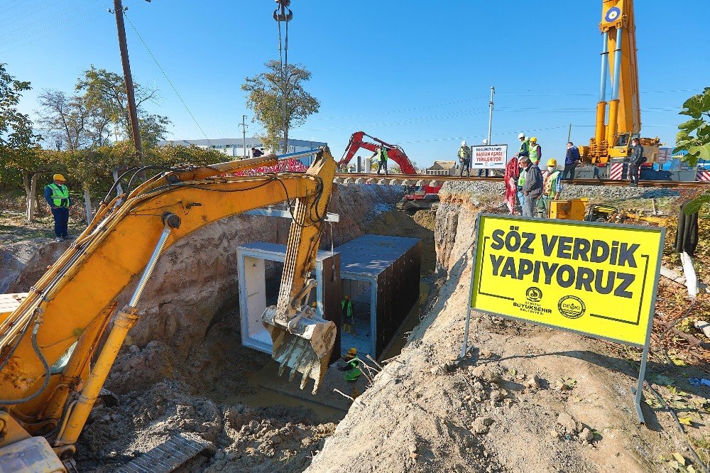 Denizli Büyükşehir Deski Altyapı İçin Zamanla Yarıştı