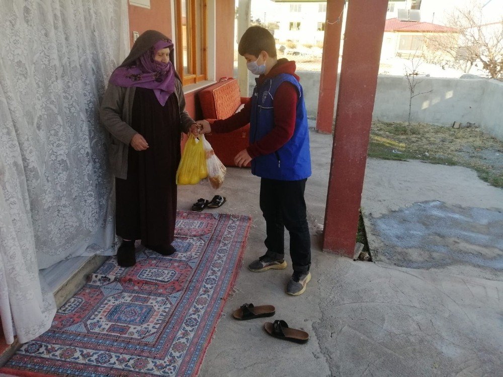 Erzincan’da Gençlerden Anlamlı Davranış