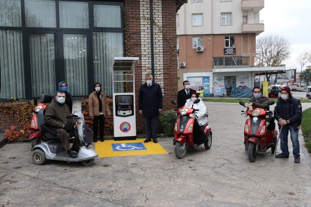Bafra Belediyesi’nden Engelliler İçin Şarj İstasyonu