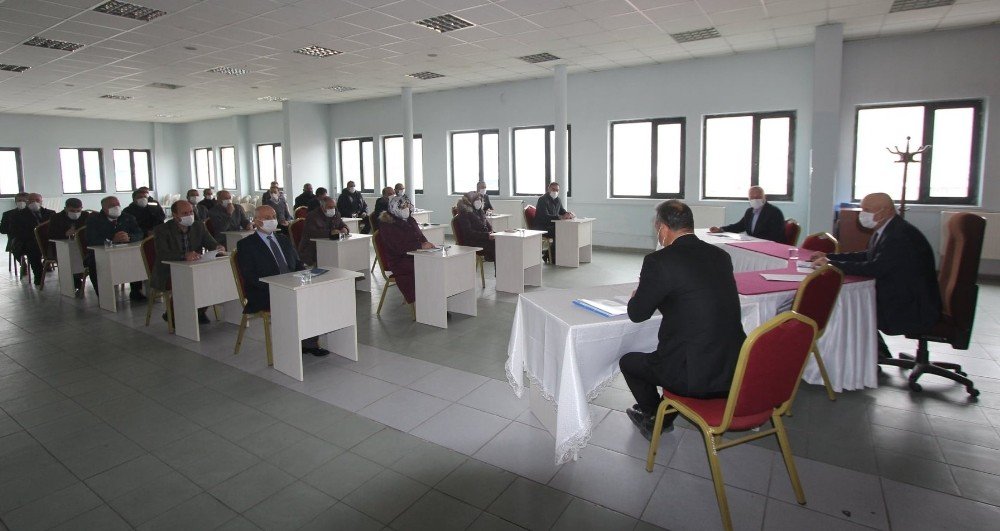 Başkan Pekmezci, Birim Müdürleriyle Değerlendirme Toplantısı Gerçekleştirdi