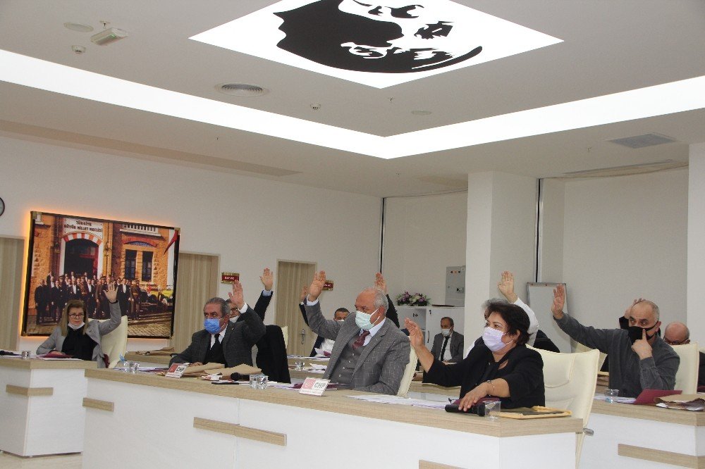 Chp’li Belediye Başkanının Meclise Taşıdığı Gündemi Chp’li Üyeler Reddetti