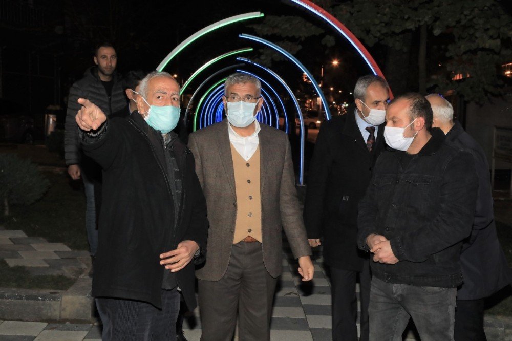 Işıklı Yol İle Üçgen Park Bir Başka Güzel