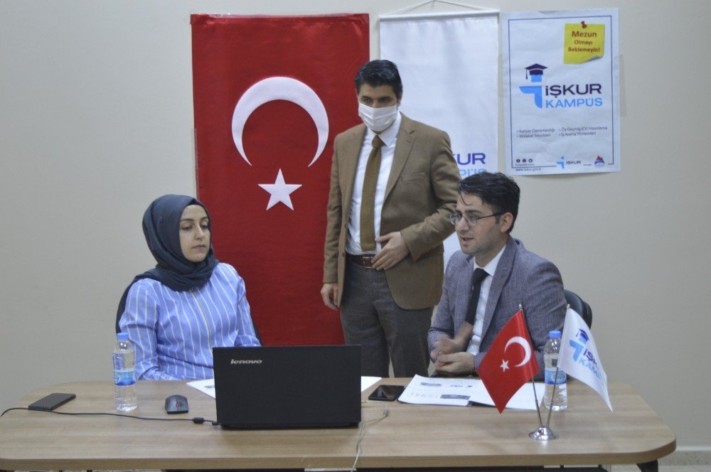 İşkur Üniversite Öğrencilerine Rehberlik Edecek