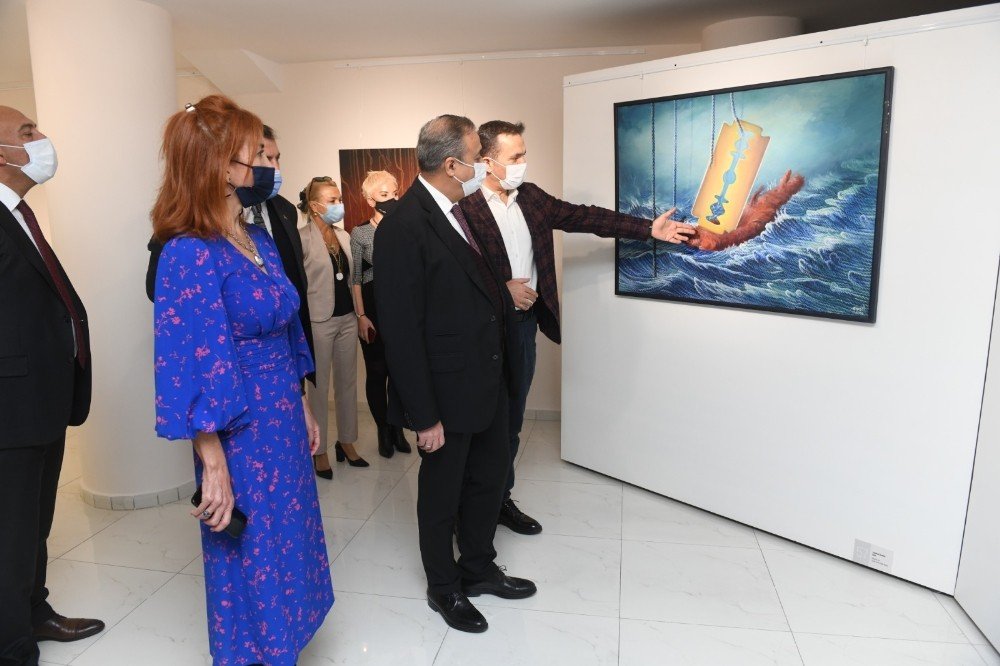 Vali Su, Ahmet Yeşil’in Resim Sergisini Gezdi