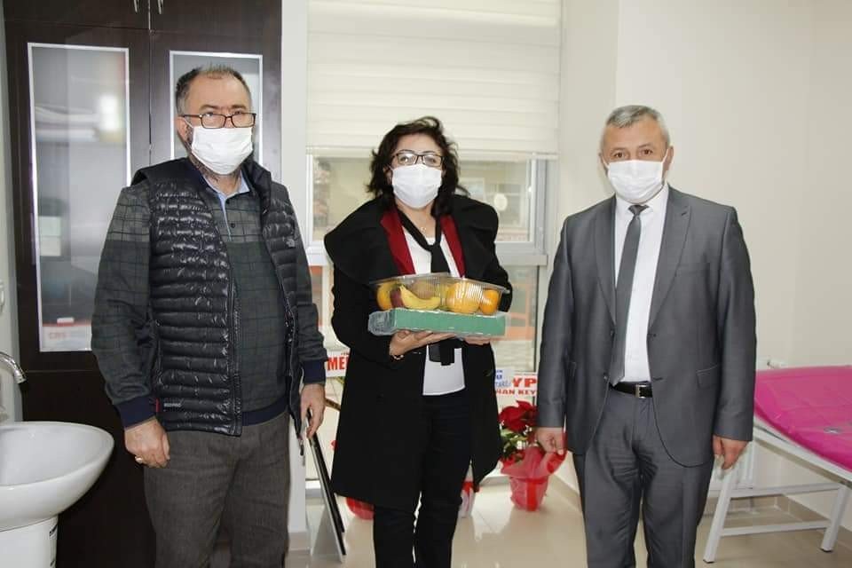 Başkan Şahiner’den Sağlık Çalışanlarına Jest