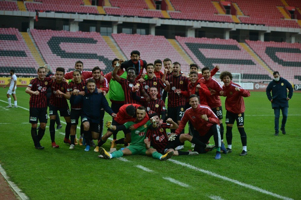 Eskişehirspor Alman Devi Schalke İle Aynı Kaderi Paylaşıyor
