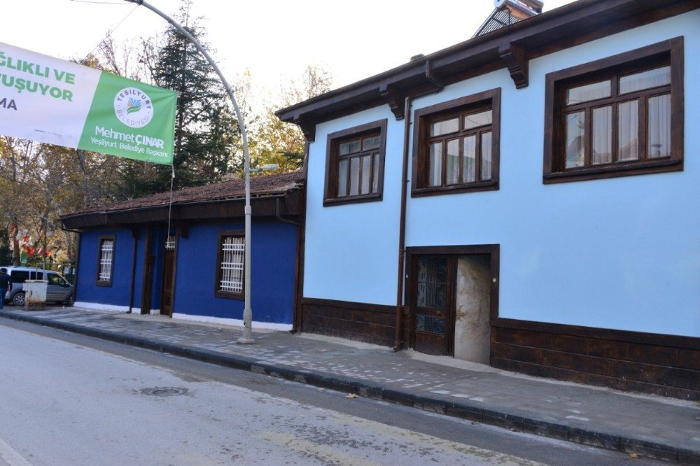 Yeşilyurt’ta Sokak Sağlıklaştırma Çalışmaları Devam Ediyor