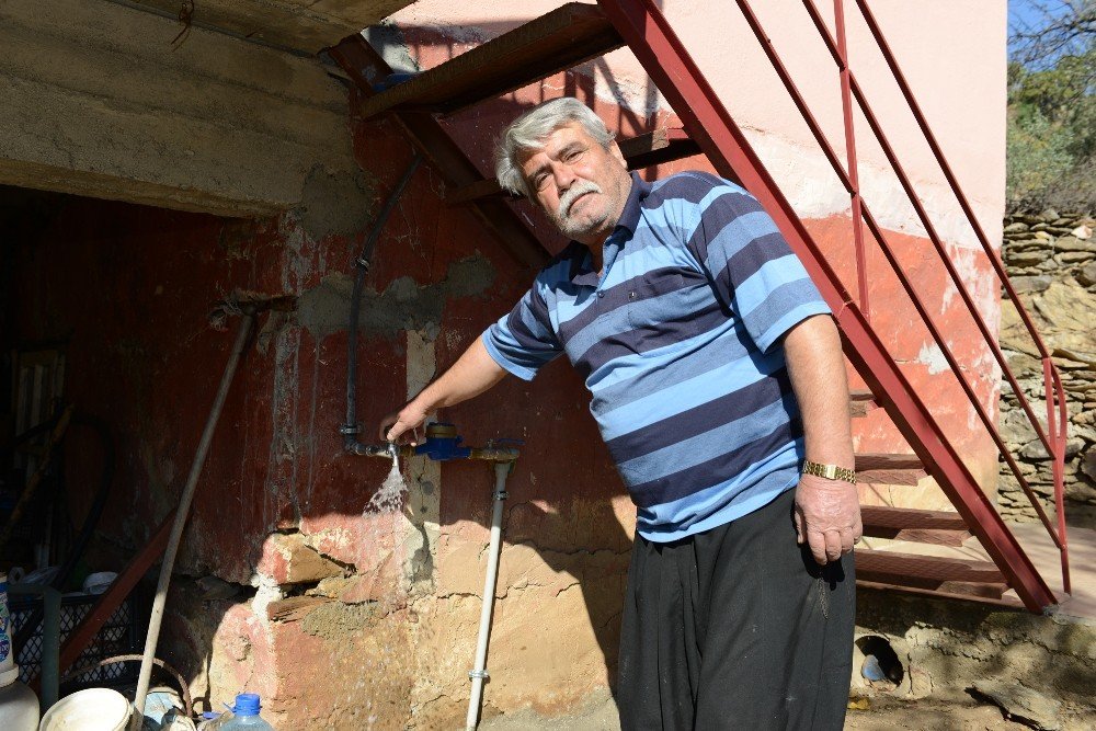 Gazipaşa Mahallelerinde Yıllar Sonra Gelen Su Sevinci