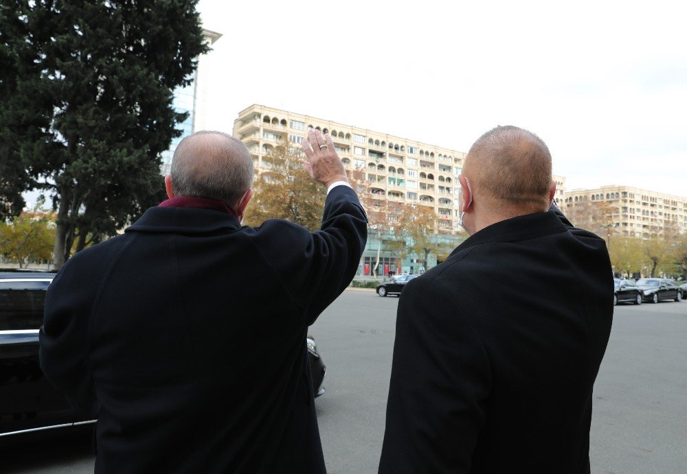 Azerbaycan’da Dağlık Karabağ Zaferi Kutlanıyor