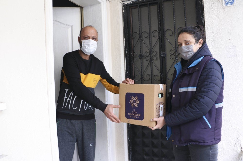 Büyükşehir’den Zor Durumda Kalan Esnafa Gıda Desteği