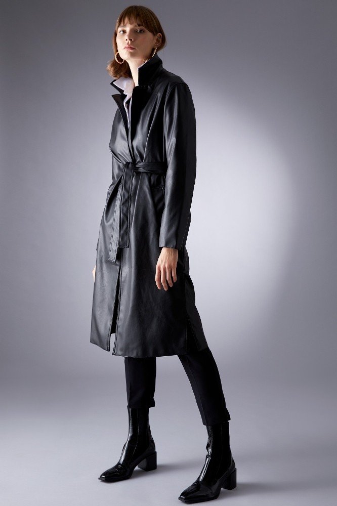 Kadınlar İçin Hazırlanan Deri Şıklığı Koleksiyonu Görücüye Çıktı