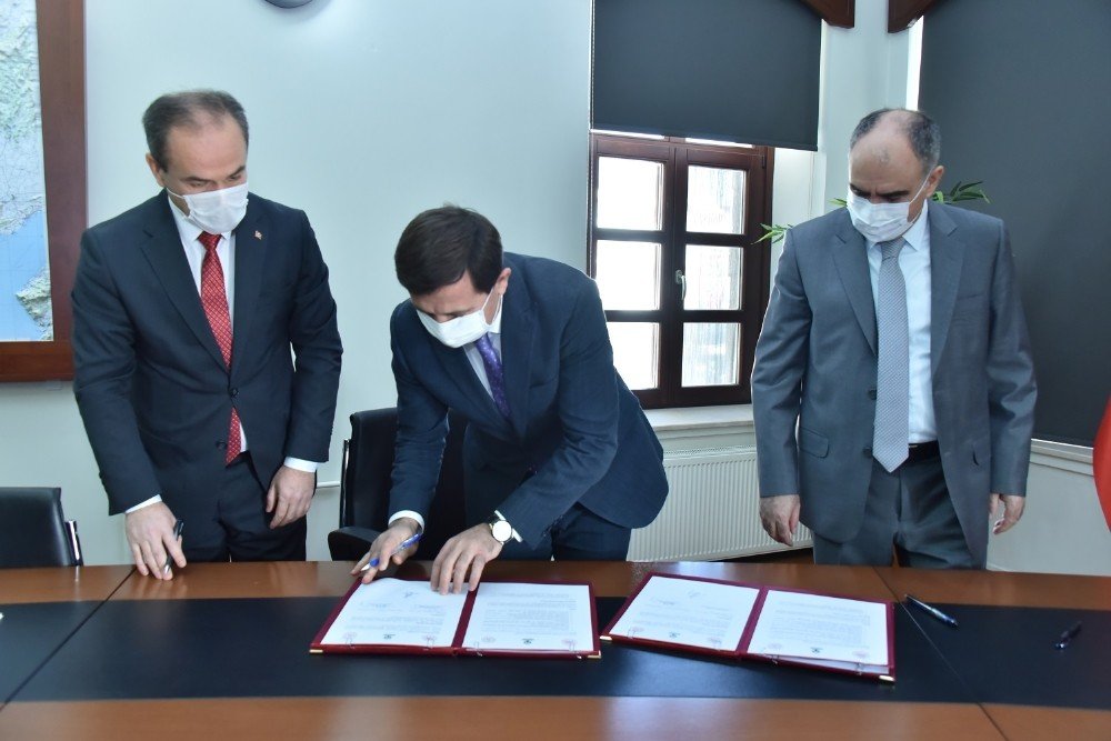 Karatay’dan Gençler İçin Çifte Protokol