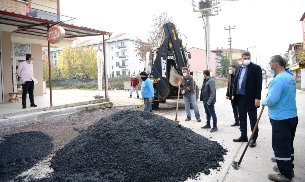 Kartepe’de Asfalt Yama Çalışmaları Devam Ediyor