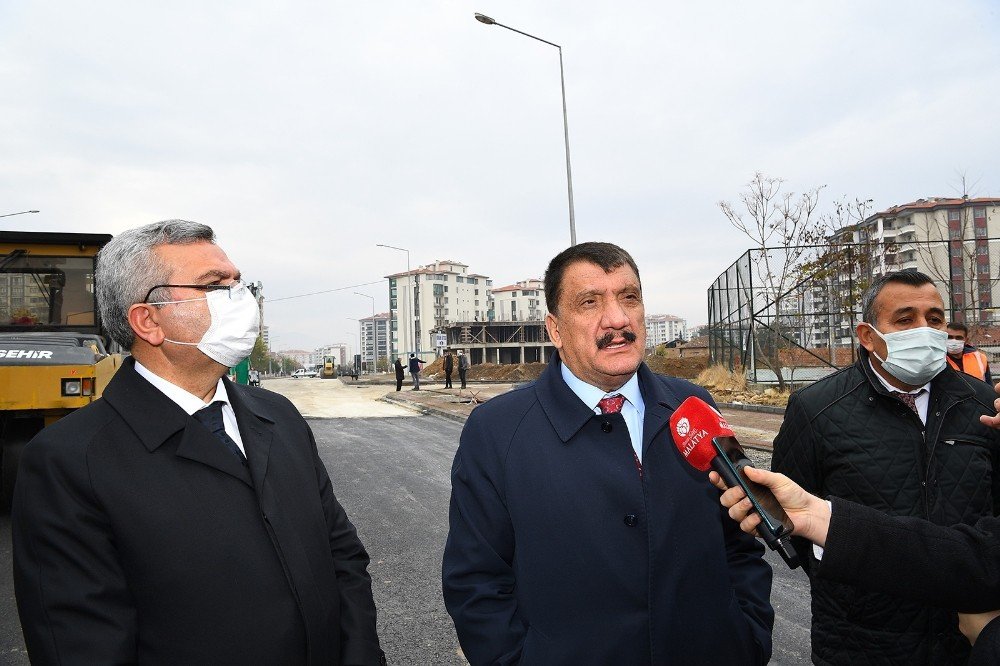 Gürkan, Şehit Sami Kıbrız Caddesinde Yapılan Çalışmaları İnceledi