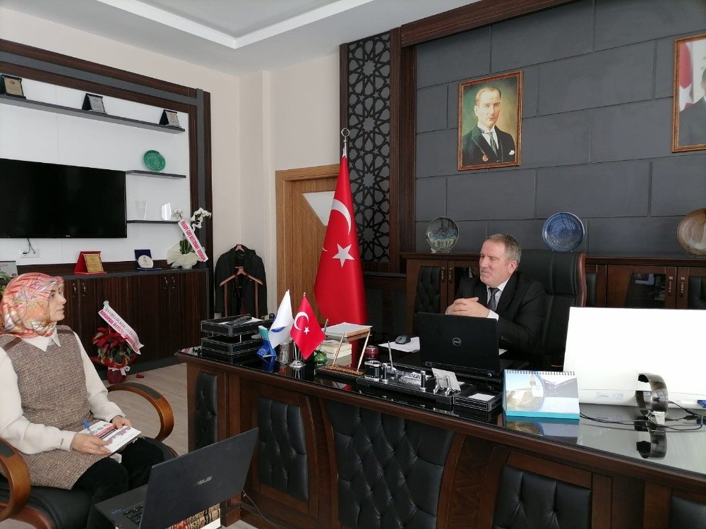 Bayburt Üniversitesinden ’islam Ve Kadın’ Konulu Konferans