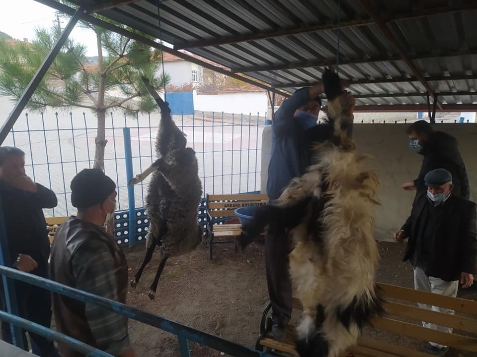 Kurban Kesip Yağmur Duasına Çıktılar