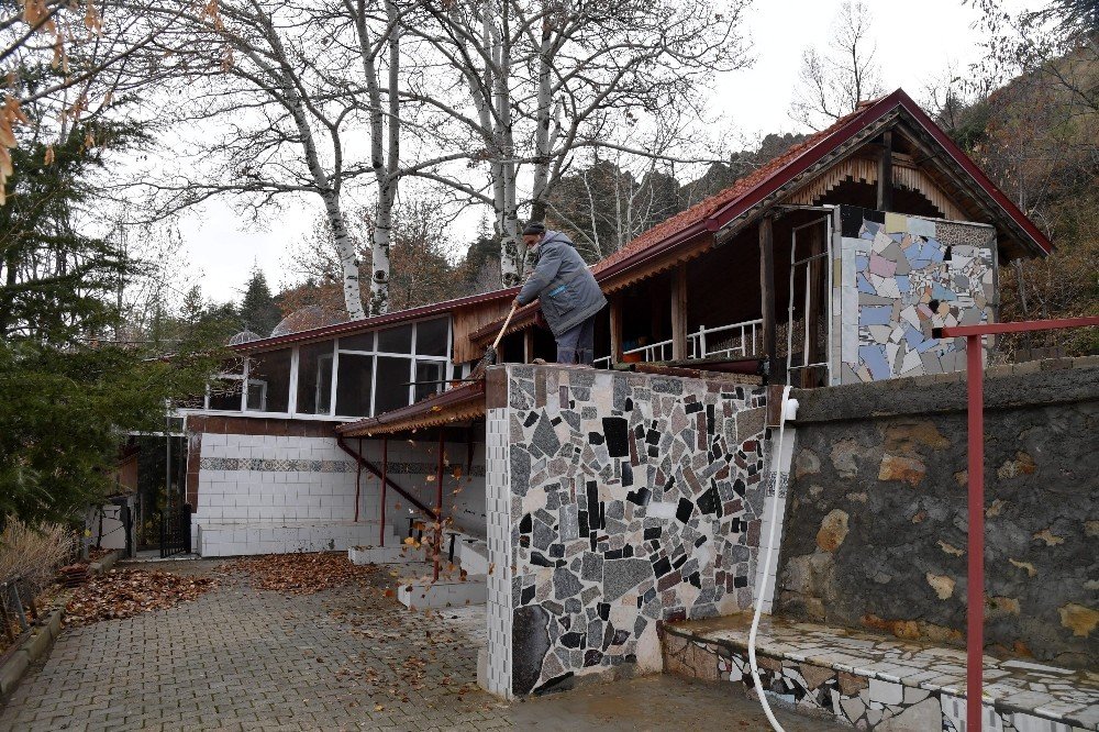 Isparta’da Kirazlıdere Ve Sidre Tepesinden 3 Kamyon Atık Toplandı