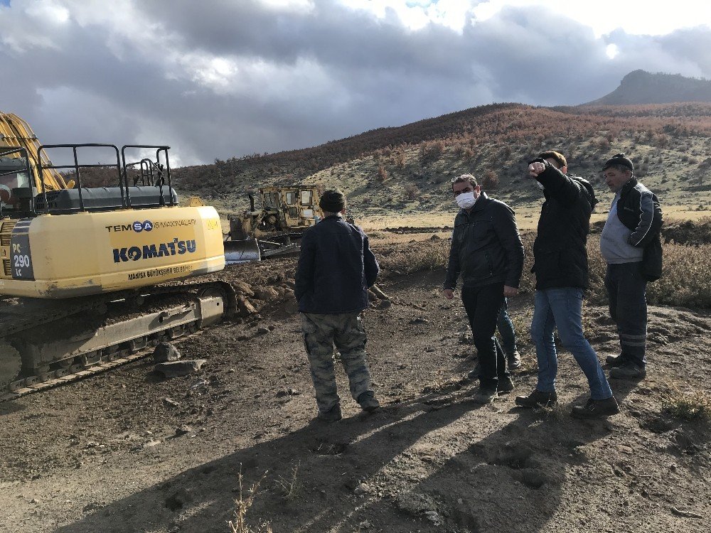 Tavak’ta Tarımsal Sulama Göleti Temizleniyor