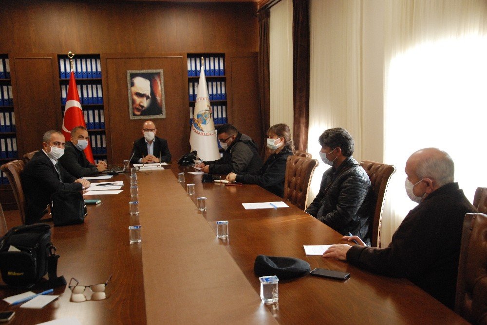 Kaymakam Nazlı: "silifke’de Covid Hastalarına Yönelik Her Türlü Medikal Kapasiteye Sahibiz"