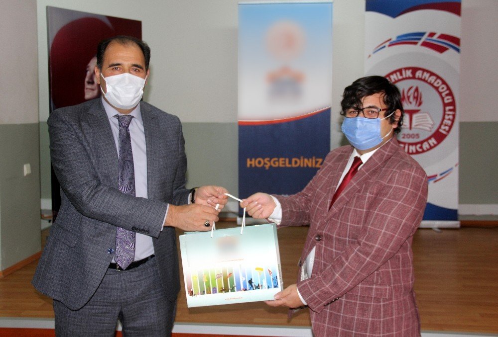 Erzincan’da Öğrencilere Okuma Alışkanlığının Kazandırılması Amacıyla Kitap Dağıtıldı