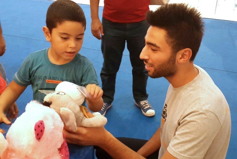 Kuzeni Umut İçin Yola Çıktı, Özel Çocuklara Umut Oldu