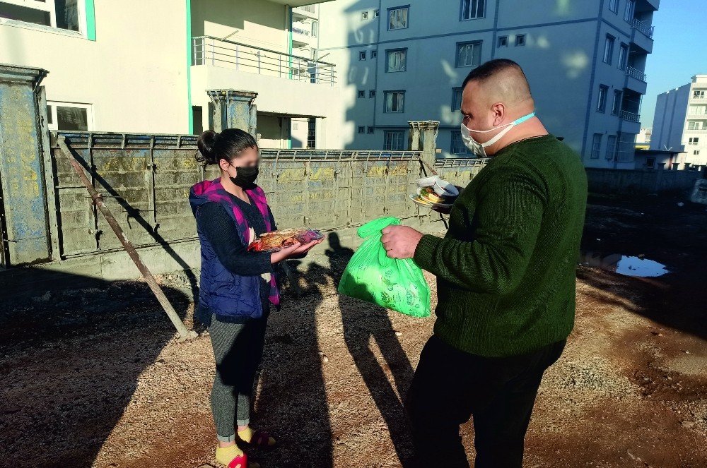 Yetim Ailelere Evlerinde Kebap İkramı