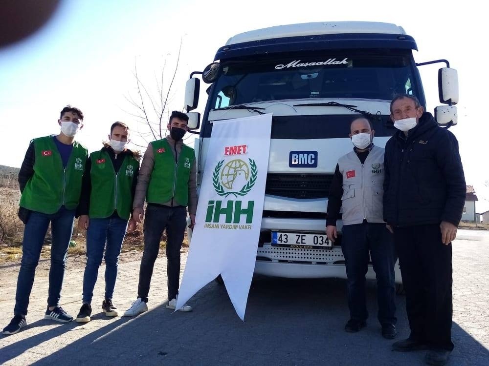 Suriye’ye 1 Tır Yardım Malzemesi Gönderdi