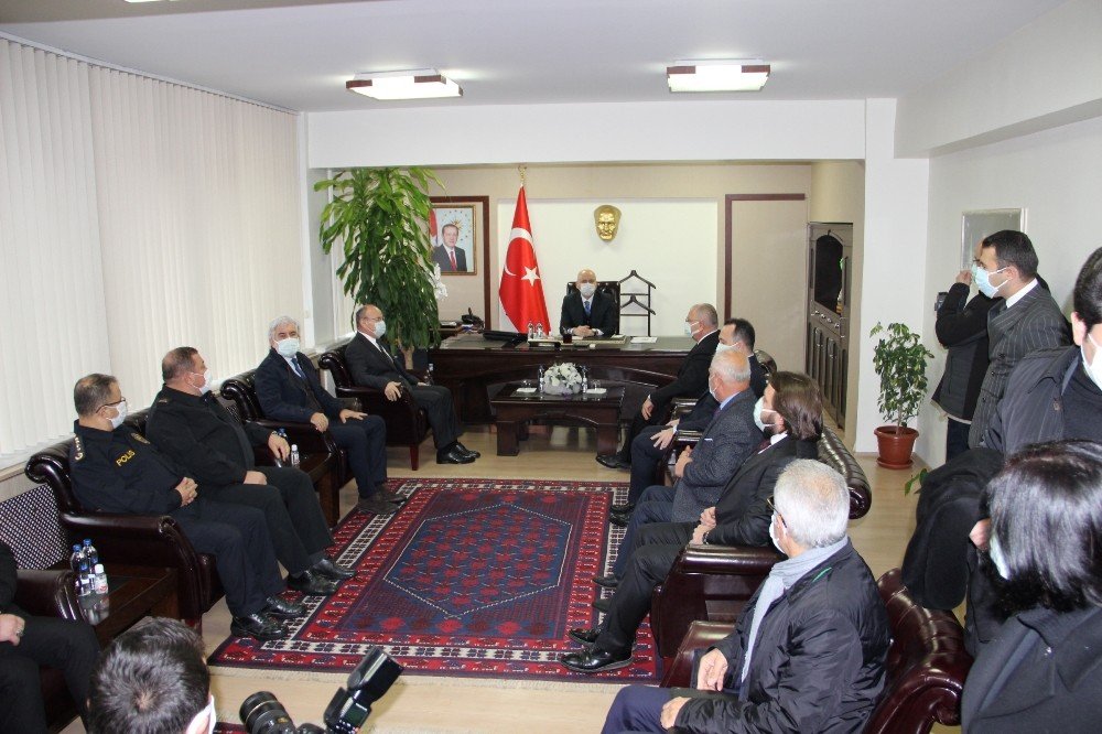 Bakan Karaismailoğlu Manisa’da