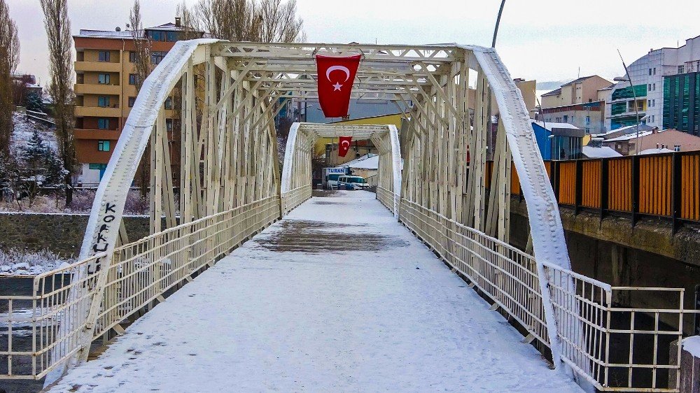 Ardahan’da Sokağa Çıkma Kısıtlamasında Cadde Ve Sokaklar Boş Kaldı