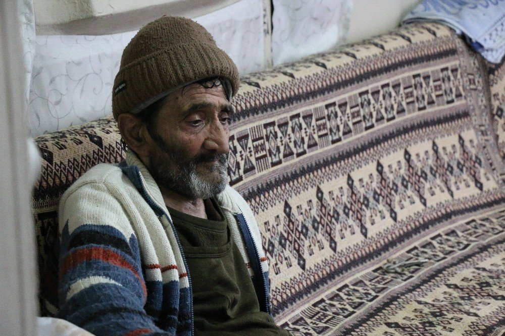 İhtiyaçlarını Karşılayamayan Mustafa Amca Huzurevine Yerleşmek İstiyor