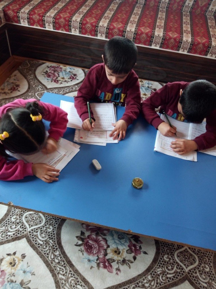 Üçüzlerin Tablet İsteği